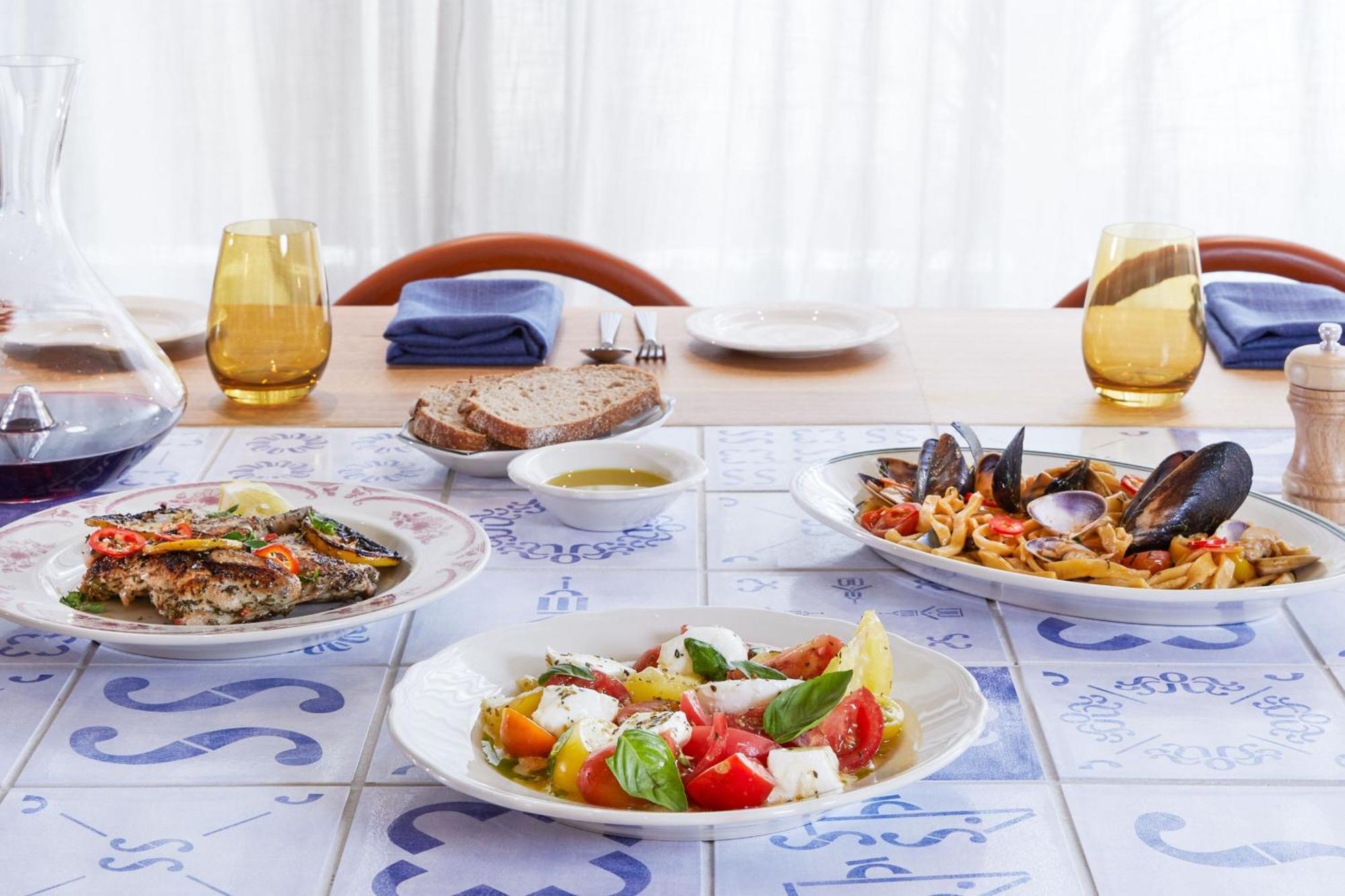 Hotel The Westin Brisbane Extérieur photo Greek cuisine